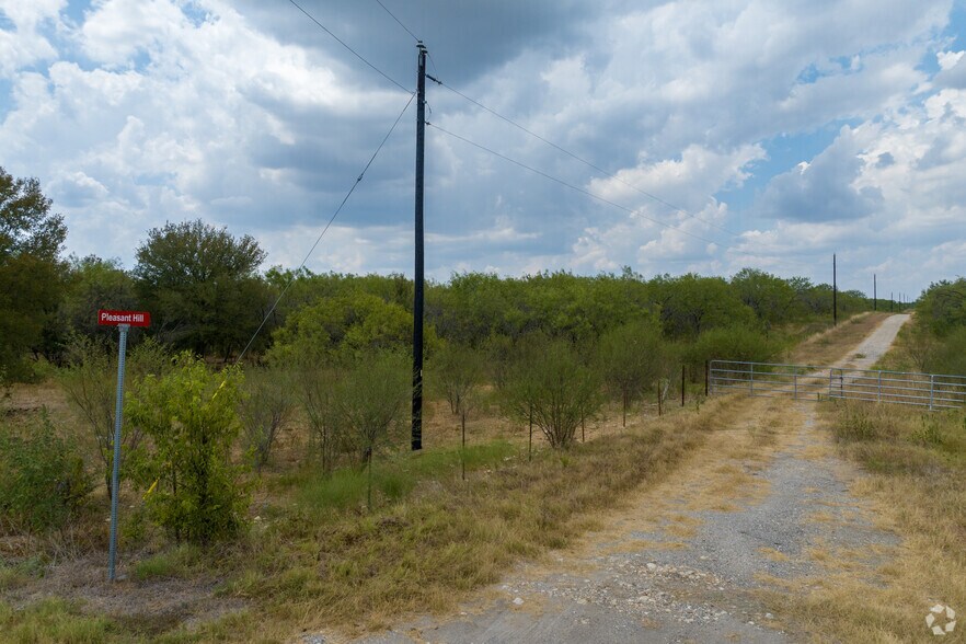 More Photos Of 660 Dickerson rd, Lockhart Land For Sale