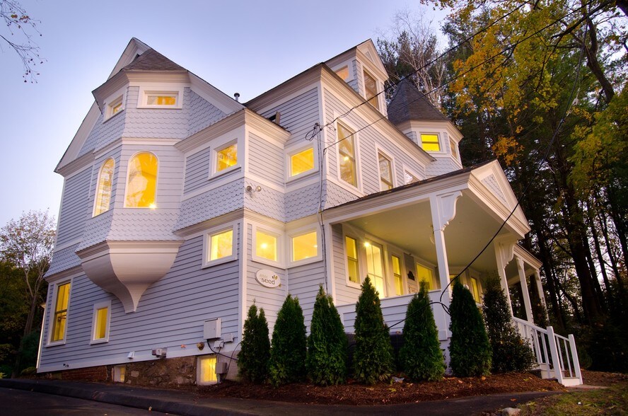 Primary Photo Of 31 Imperial Ave, Westport Loft Creative Space For Lease