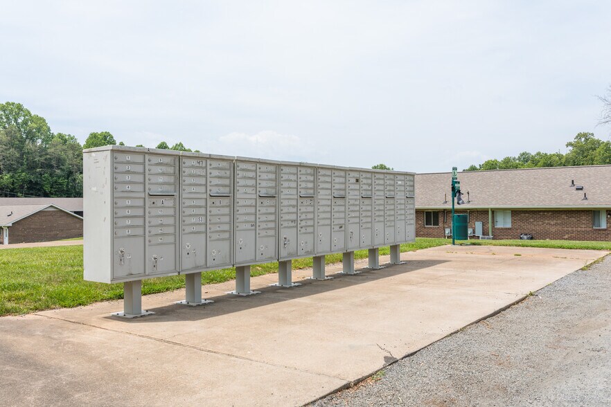 More Photos Of 100 S Kirkland Ave, Elkin Apartments For Sale