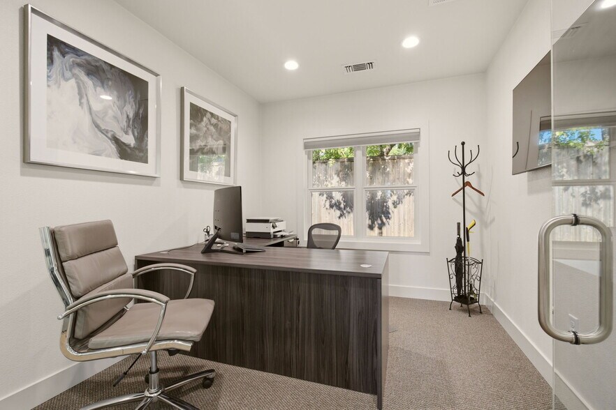 More Photos Of 7274 Elm St, Frisco Office For Sale