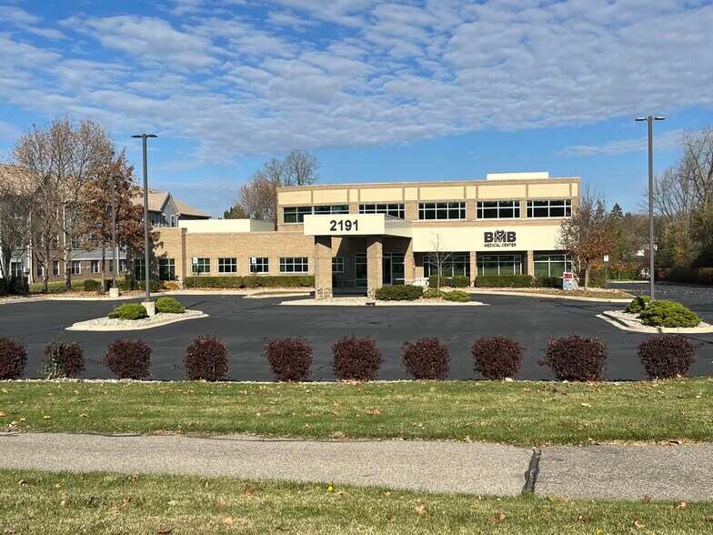 Primary Photo Of 2191 E South Blvd, Auburn Hills Medical For Sale