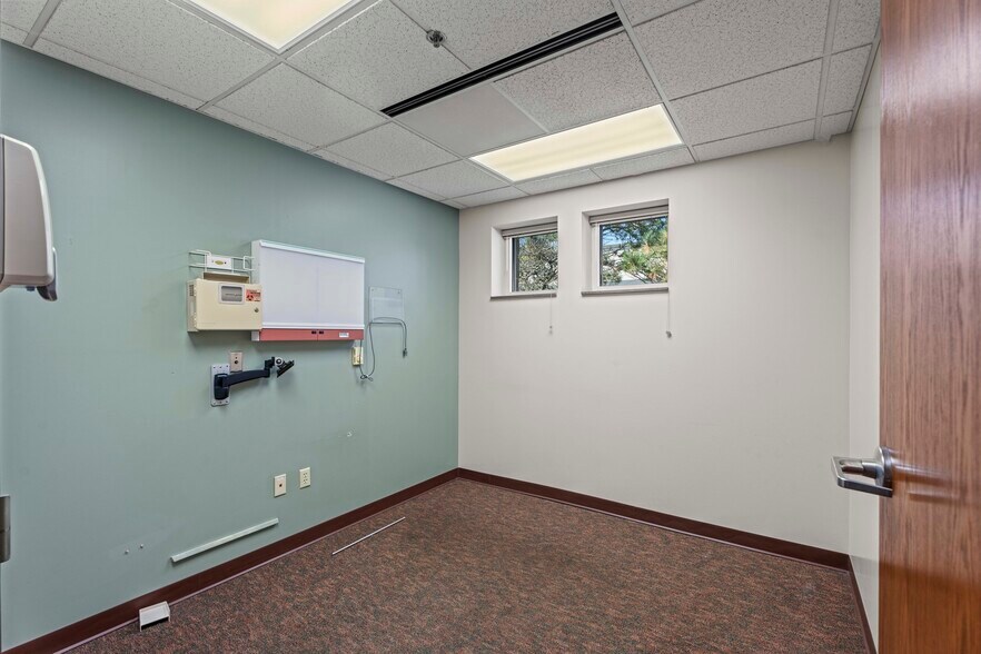 More Photos Of 2778 N Webb Rd, Wichita Medical For Sale