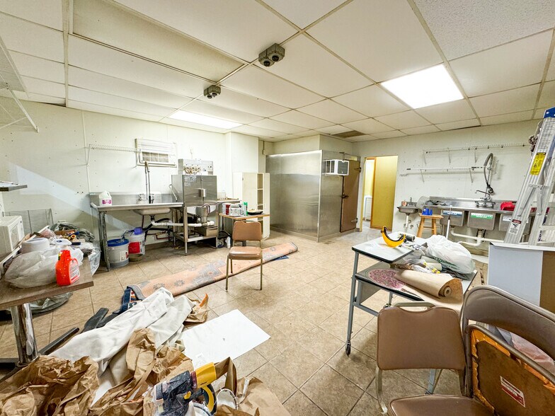 More Photos Of 101 W Main St, Syracuse Storefront Retail Residential For Lease