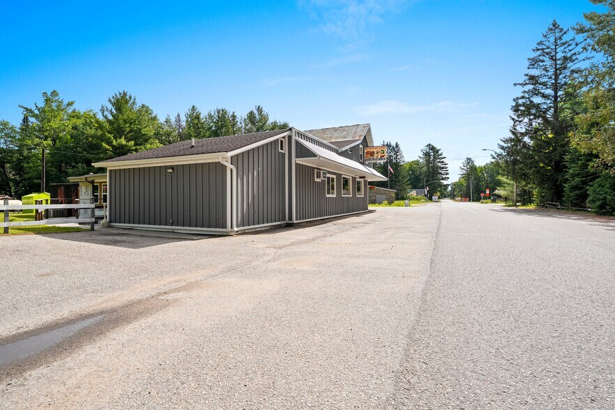 More Photos Of N12808 Northway Dr, Athelstane Restaurant For Sale