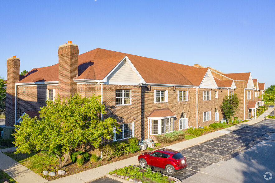 Primary Photo Of 825 E Golf Rd, Arlington Heights Medical For Sale