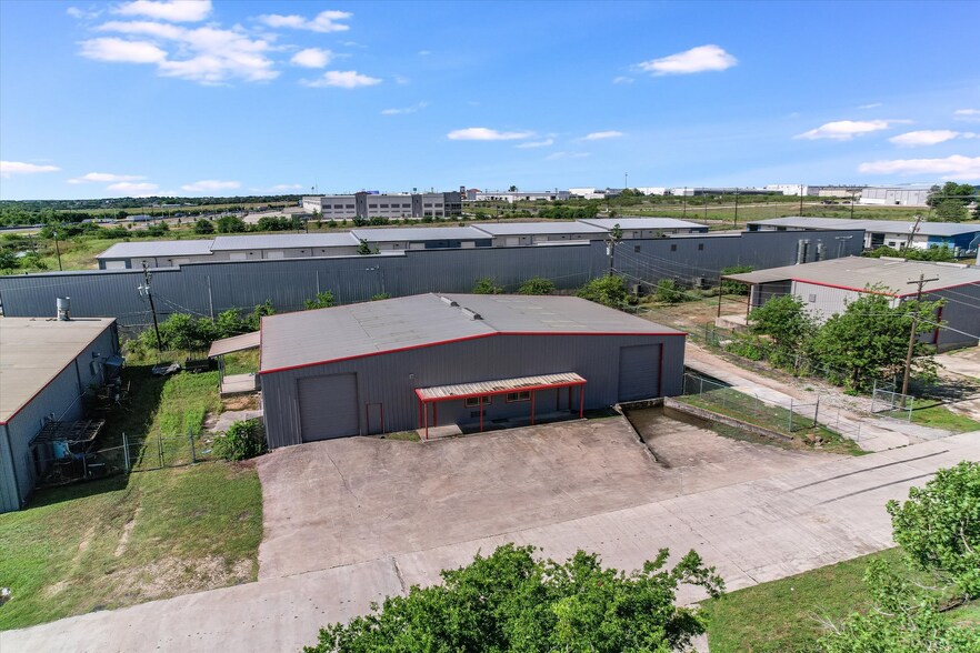 Primary Photo Of 255 Interstate Dr, Buda Warehouse For Sale