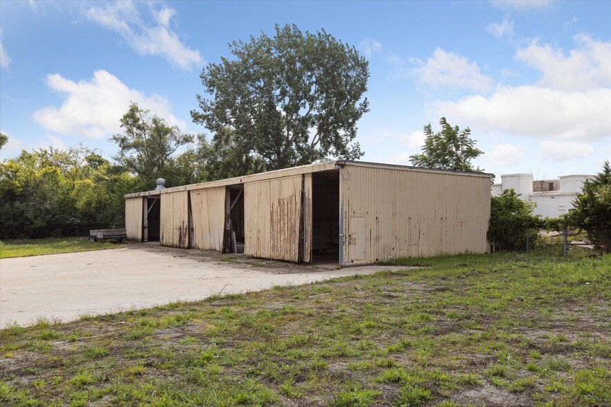 More Photos Of 211 Lee St, Saginaw Manufacturing For Sale