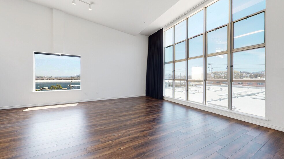 More Photos Of 1250 Missouri St, San Francisco Light Distribution For Lease