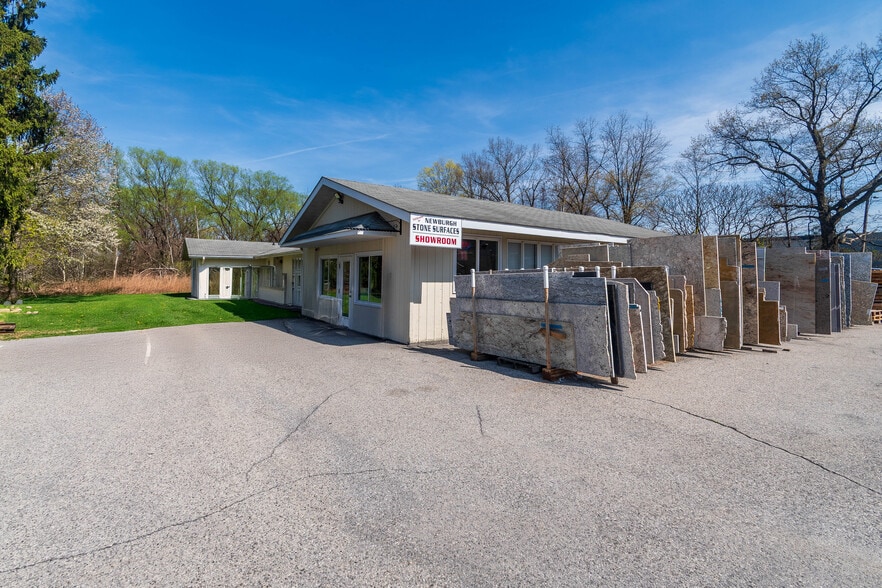 More Photos Of 1402 Route 300, Newburgh Showroom For Sale
