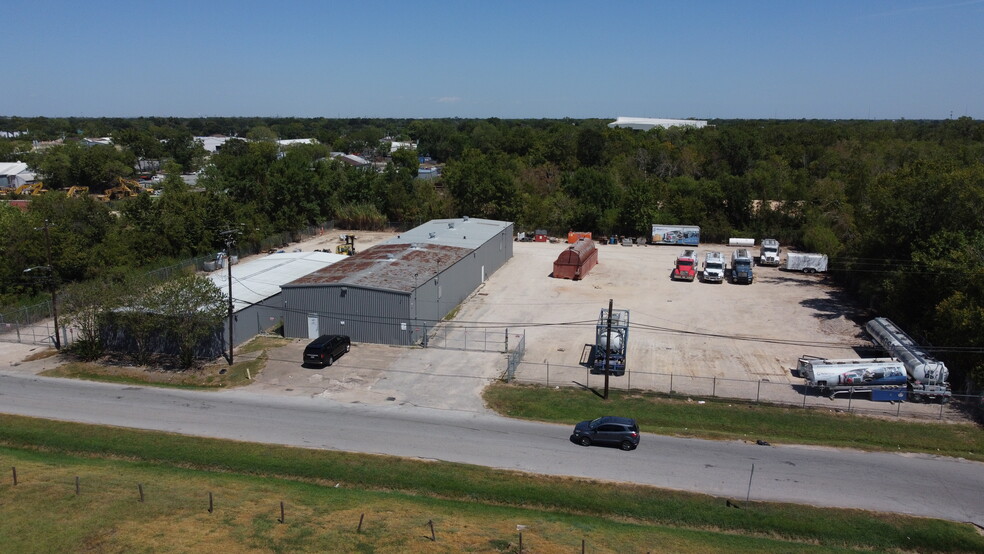 Primary Photo Of 7103-7107 Peerless St, Houston Warehouse For Lease