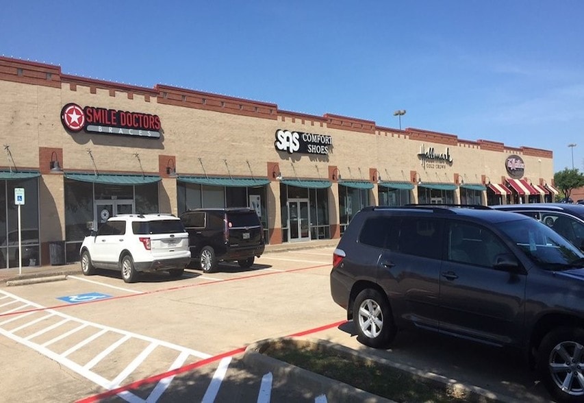 More Photos Of 2417 S Stemmons Fwy, Lewisville Storefront For Lease