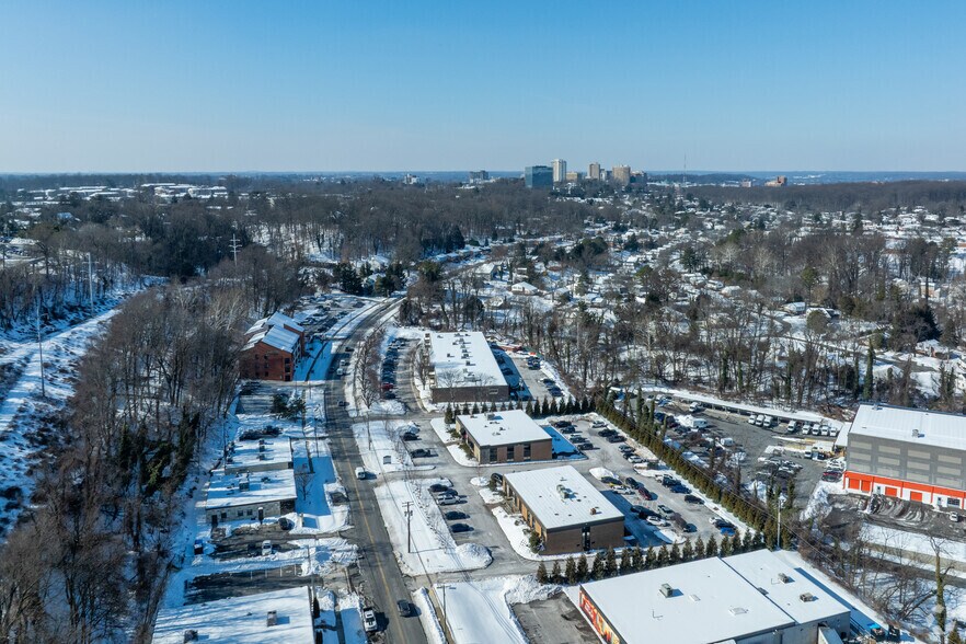 More Photos Of 1000-1018 Cromwell Bridge Rd, Towson Office For Lease