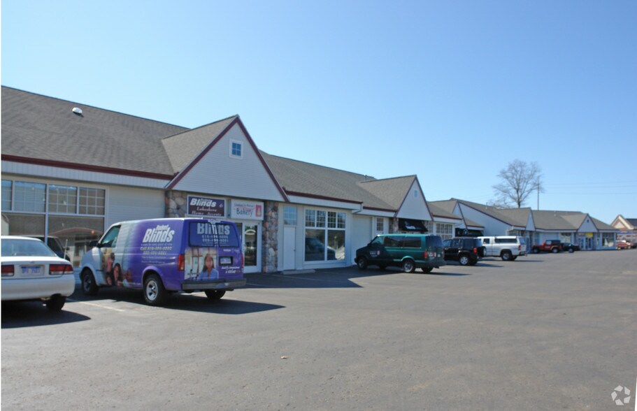 More Photos Of 32-50 E Lakewood Blvd, Holland Freestanding For Sale