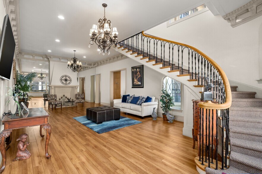 More Photos Of 7121 Magnolia Ave, Riverside Office For Sale