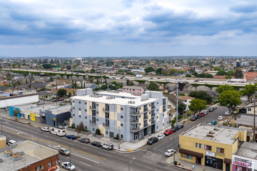 More Photos Of 300 W 60th St, Los Angeles Apartments For Sale