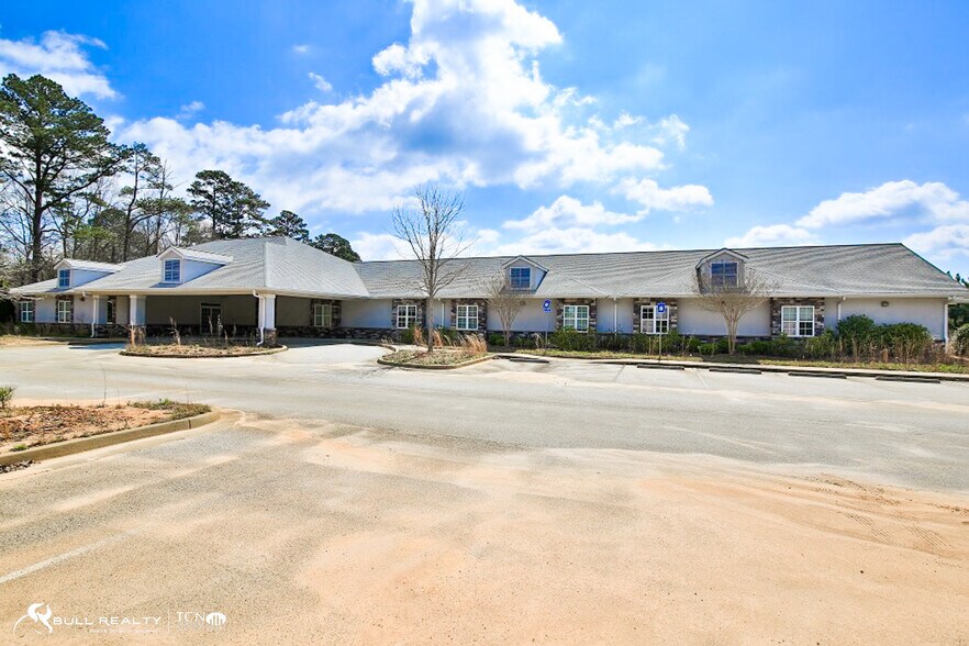 More Photos Of 22 Madras Pky, Newnan Healthcare For Lease