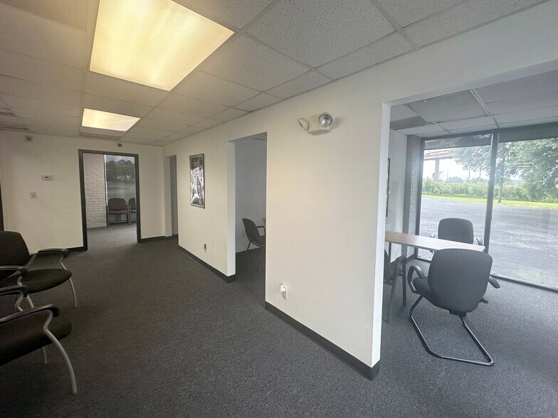 More Photos Of 8461 Airport Blvd, Mobile Auto Dealership For Sale