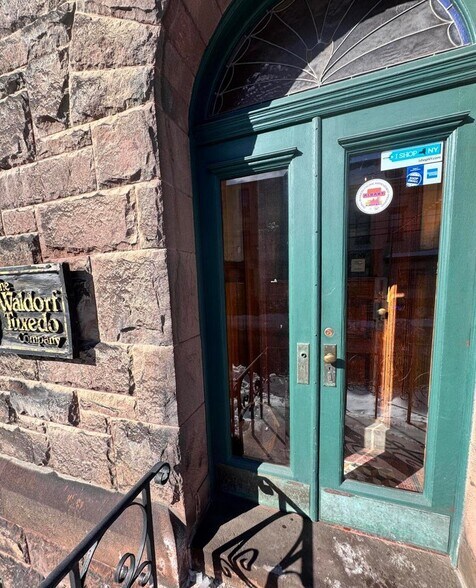 More Photos Of 204 Lancaster St, Albany Storefront Retail Residential For Sale