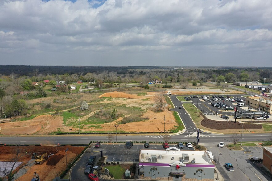 Primary Photo Of 720 Forsyth st, Americus General Retail For Lease