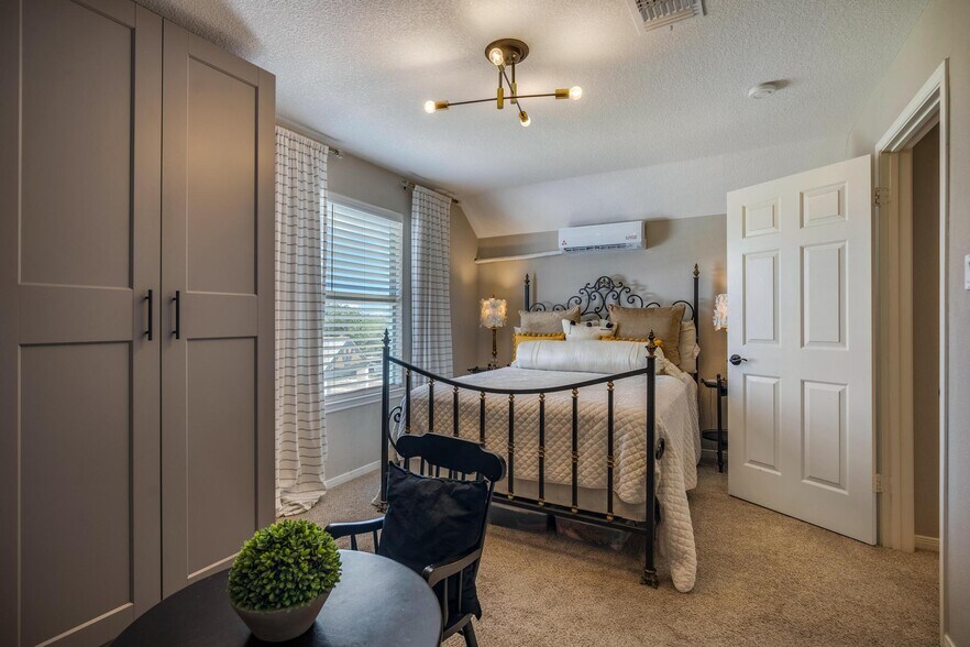 More Photos Of 6 US Highway 87, Comfort Office For Sale