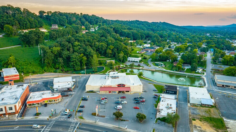 More Photos Of 319 Chickamauga Ave, Rossville Supermarket For Lease