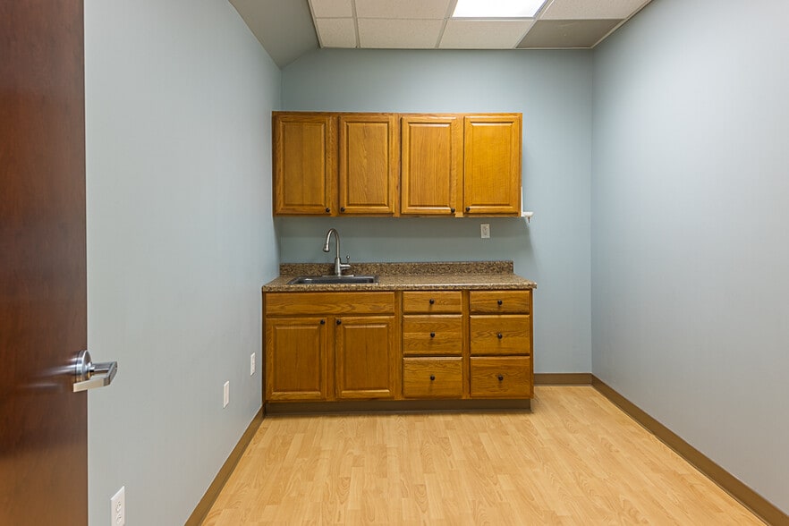 More Photos Of 110 Corporate Dr, Johnson City Office For Sale