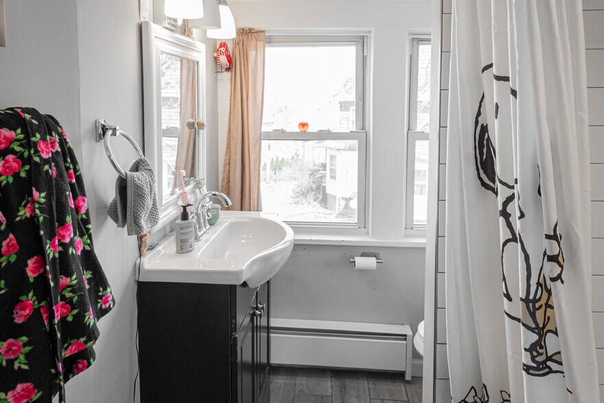 More Photos Of 15 Lakeview Pl, Verona Multifamily For Sale