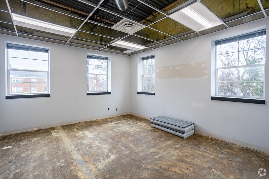 More Photos Of 21111 Chagrin Blvd, Beachwood Office For Lease