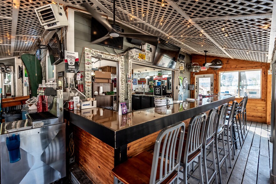 More Photos Of 5527 Oregonia Rd, Oregonia Restaurant For Sale