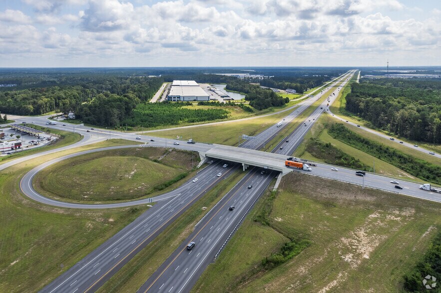 More Photos Of 562 Omni Industrial Blvd, Summerville Unknown For Lease