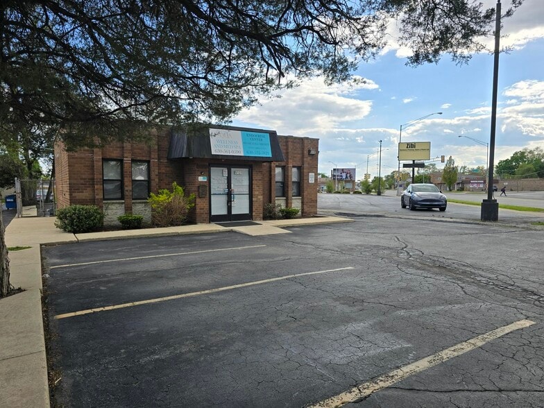 More Photos Of 9629 S Southwest Hwy, Oak Lawn Medical For Sale