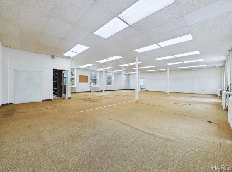 More Photos Of 2009 Seminary Rd, Alton Schools For Sale