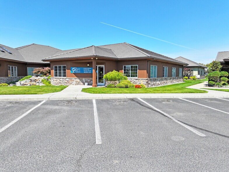 More Photos Of 3907 Creekside Loop, Yakima Office For Lease