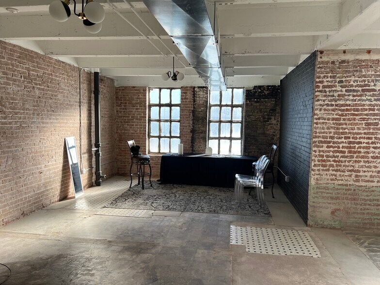 More Photos Of 601 SE 5th St, Topeka Office For Lease