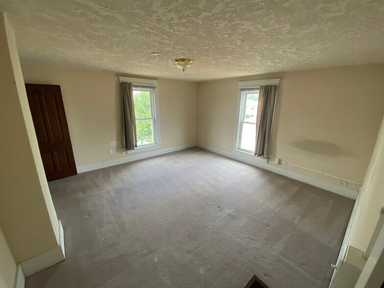 More Photos Of 1625 12th St SE, Salem Office Residential For Sale