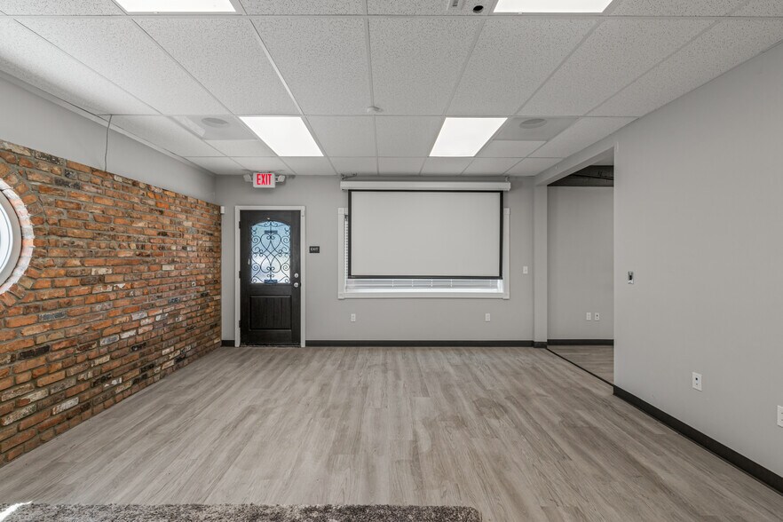 More Photos Of 1113 Castro Way, Sacramento Office For Sale