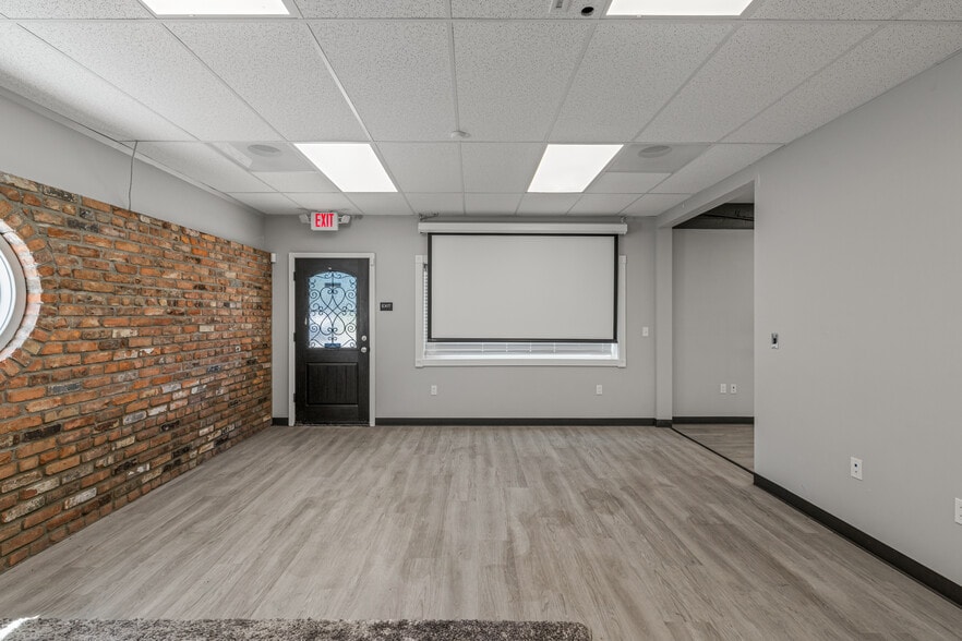 More Photos Of 1113 Castro Way, Sacramento Office For Sale