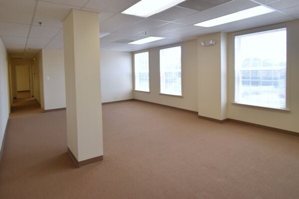 More Photos Of 601 7th St, Laurel Office For Lease