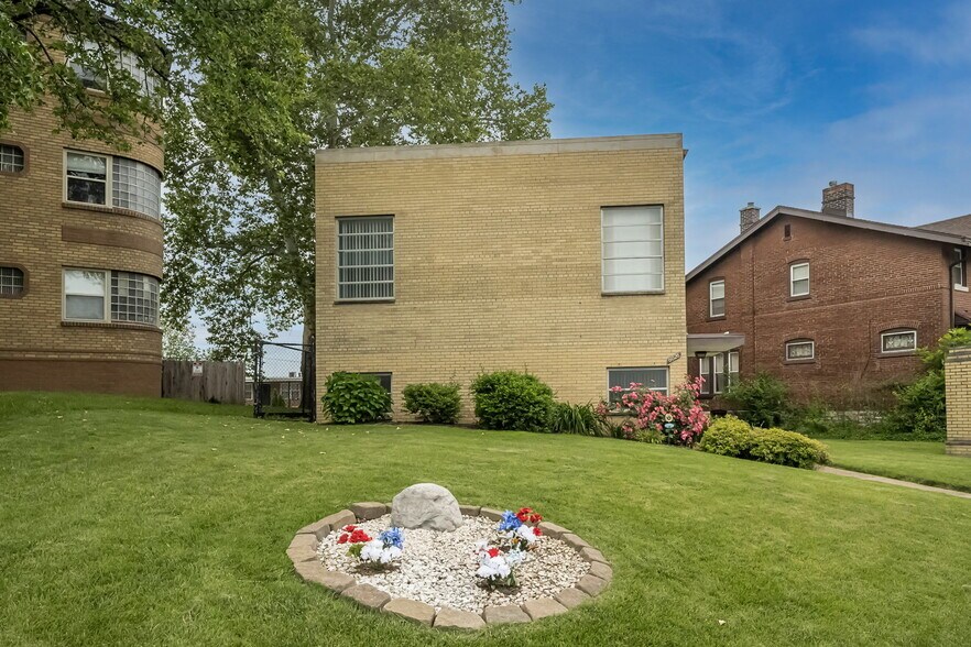 More Photos Of 6026 S Kingshighway Blvd, Saint Louis Religious Facility For Sale