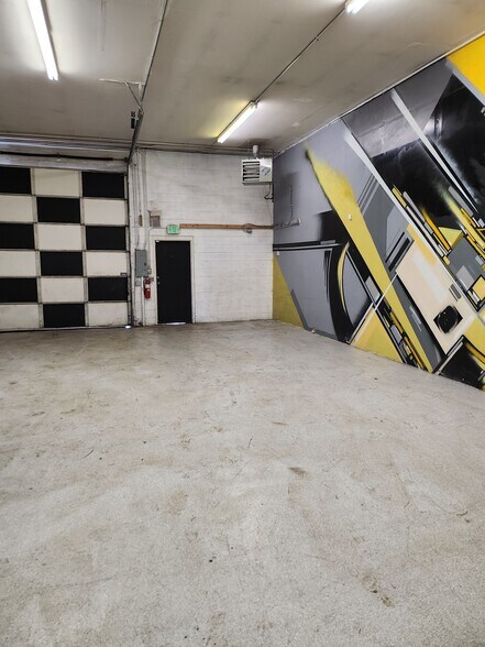 More Photos Of 11480 Cherokee St, Northglenn Warehouse For Lease