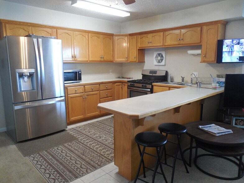 More Photos Of 10226 S 81 Hwy, Waukomis Hotel For Sale