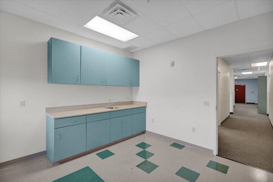 More Photos Of 1350 Broadcasting Rd, Wyomissing Medical For Lease
