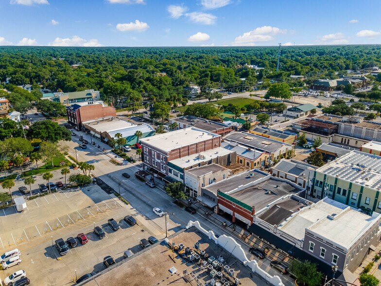 More Photos Of 114 S Woodland Blvd, Deland Storefront For Sale
