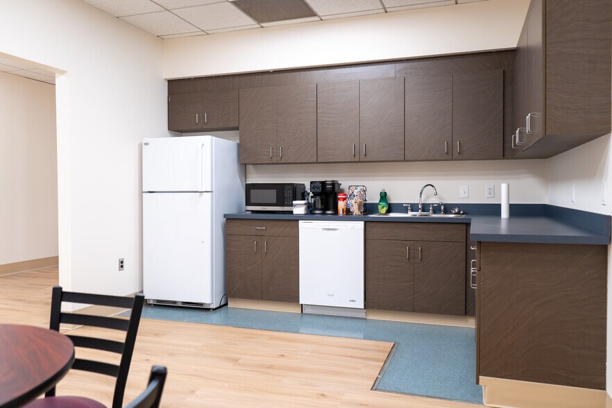 More Photos Of 3550 W Market St, Akron Office For Lease