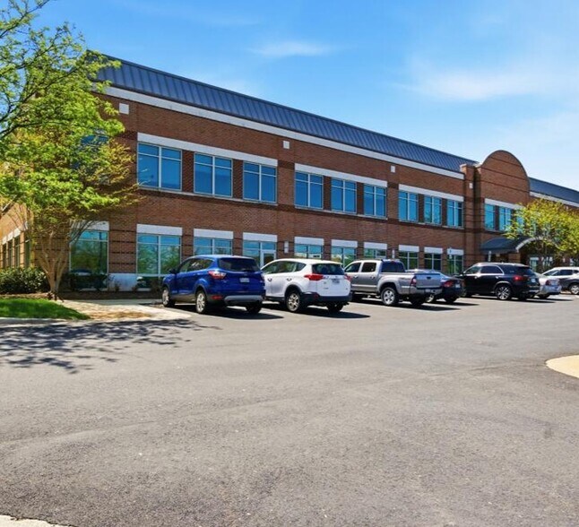 More Photos Of 21351 Gentry Dr, Sterling Office For Sale