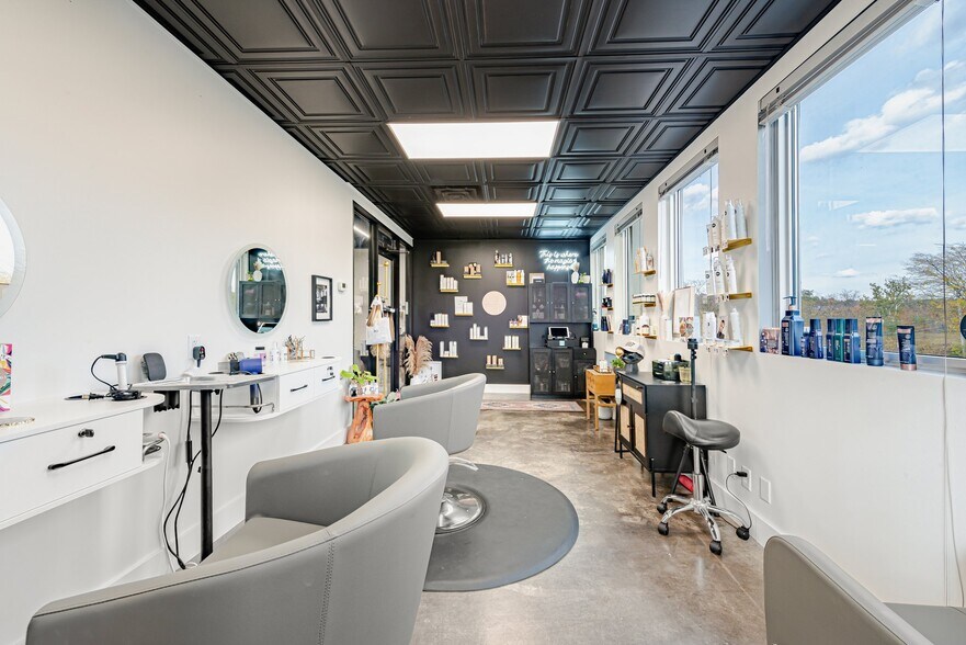 More Photos Of 335 Morganza Rd, Canonsburg Freestanding For Lease