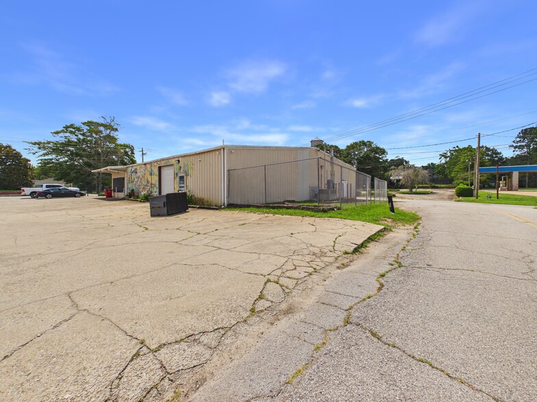 More Photos Of 124 Commerce St, Bowdon Showroom For Sale