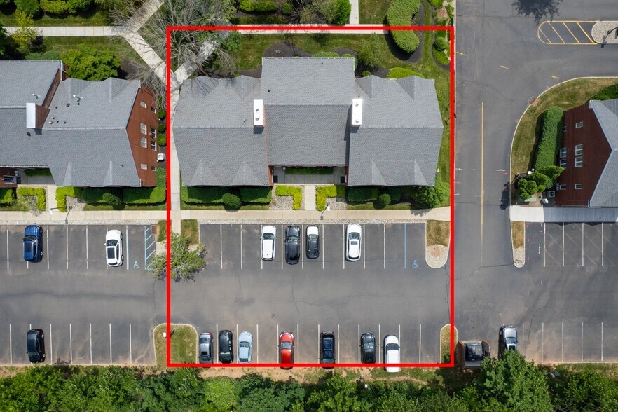 More Photos Of 821-824 Courtyard Dr, Hillsborough Office For Lease