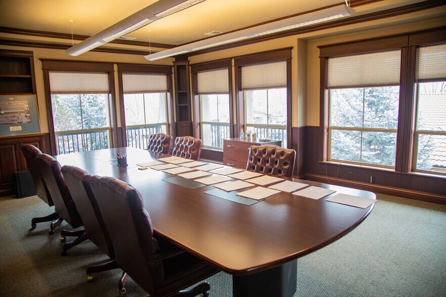 More Photos Of 1191 E Iron Eagle Dr, Eagle Loft Creative Space For Sale