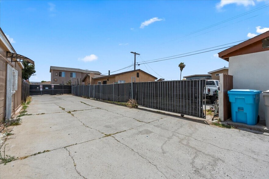More Photos Of 1525 S 42nd St, San Diego Apartments For Sale